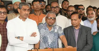 প্রবাসীদের জন্য প্রবাসী কার্ড খুব শিগগিরই চালু করবো: প্রবাসী কল্যাণমন্ত্রী